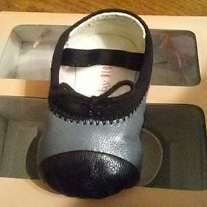 Baby Bloch crib shoes